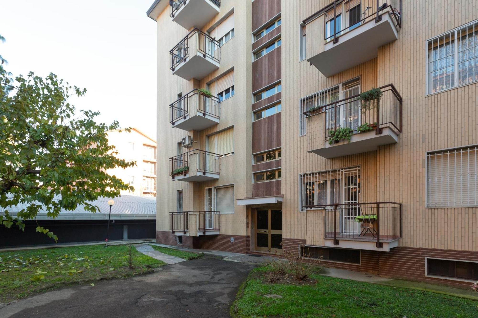 Milan-Linate Apartment With Balcony Esterno foto