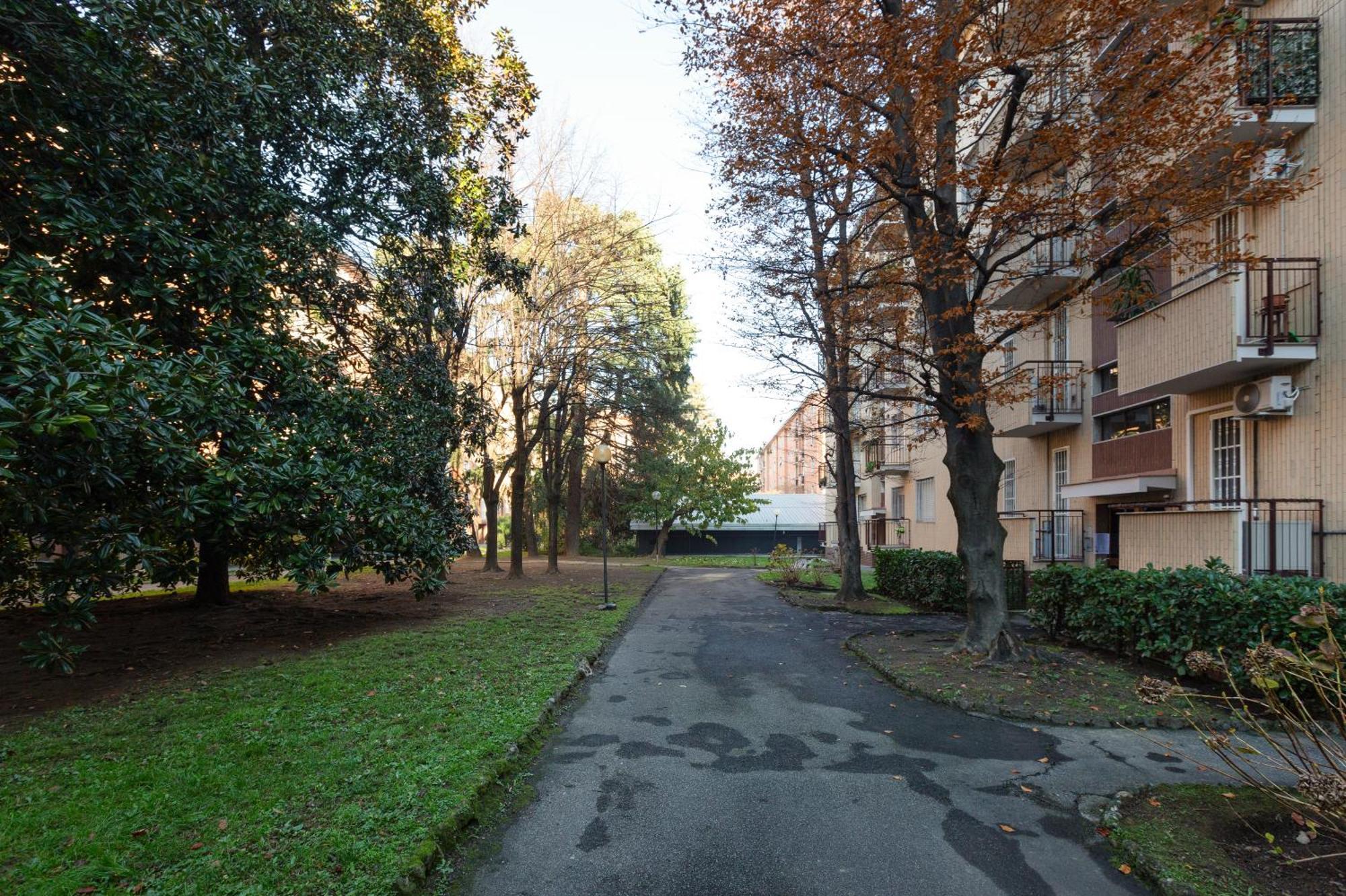 Milan-Linate Apartment With Balcony Esterno foto